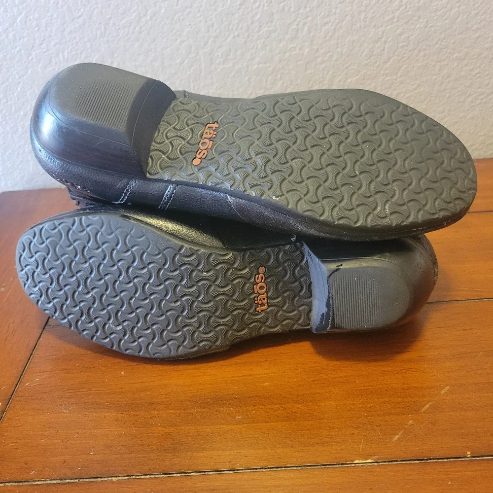 Taos Black Leather Ankle Boots